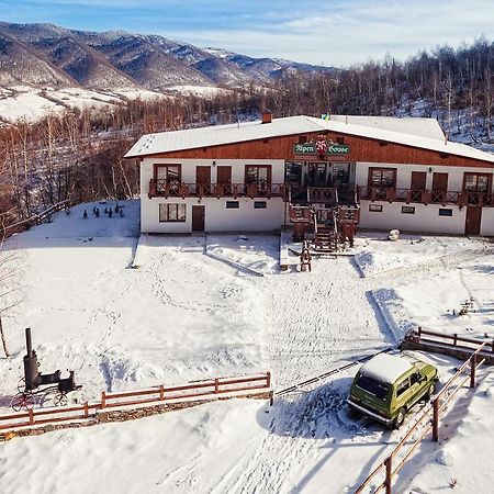 Alpen House Hotel Vyshka Exterior photo